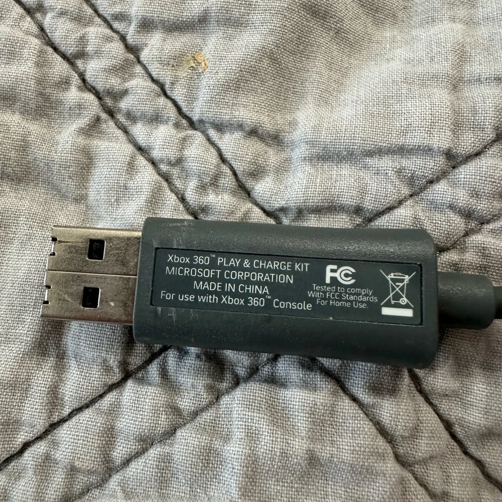 Microsoft X BOX 360 play & charge kit for controller